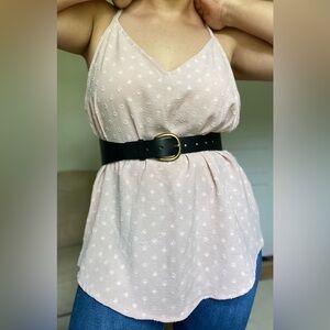 Floral & ivy 🌸Elegant Cream Sleeveless Top